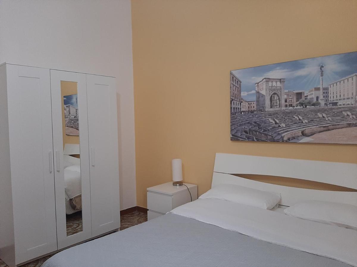 B&B Amelie Lecce Bagian luar foto