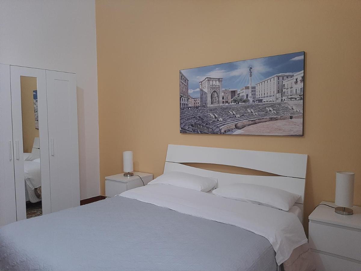 B&B Amelie Lecce Bagian luar foto