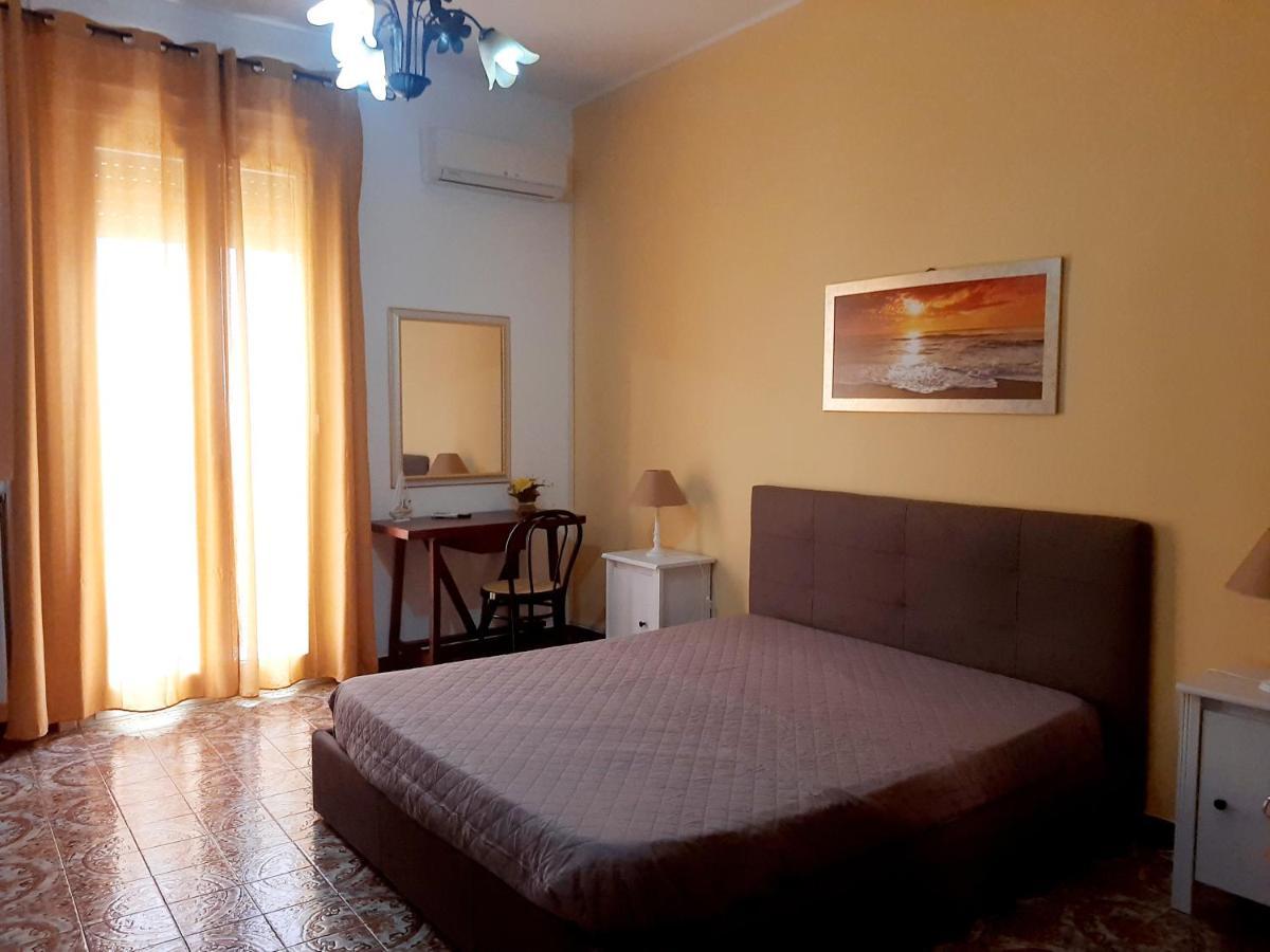 B&B Amelie Lecce Bagian luar foto