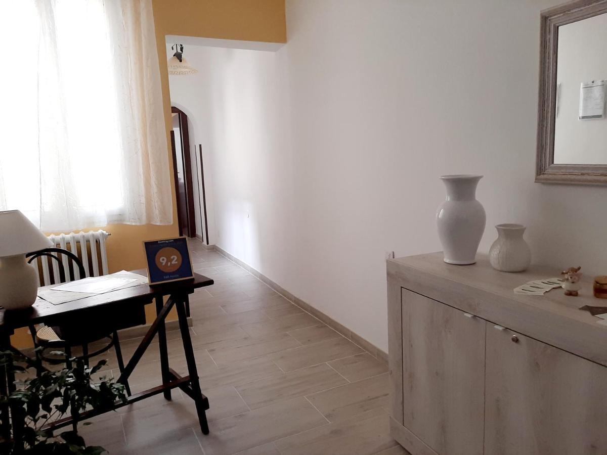 B&B Amelie Lecce Bagian luar foto