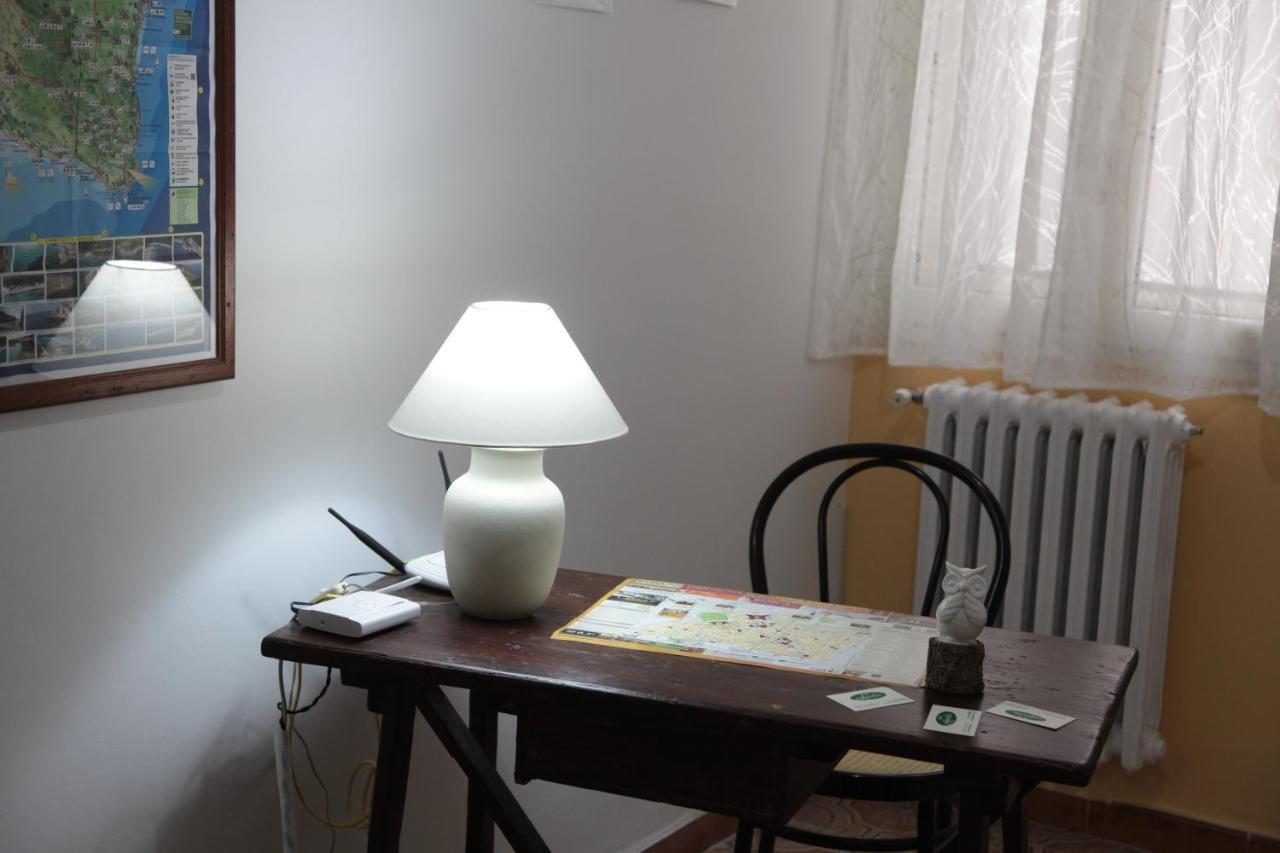 B&B Amelie Lecce Bagian luar foto