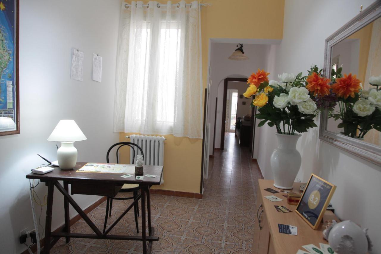 B&B Amelie Lecce Bagian luar foto