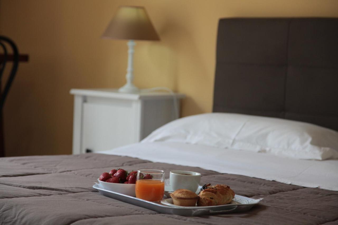 B&B Amelie Lecce Bagian luar foto