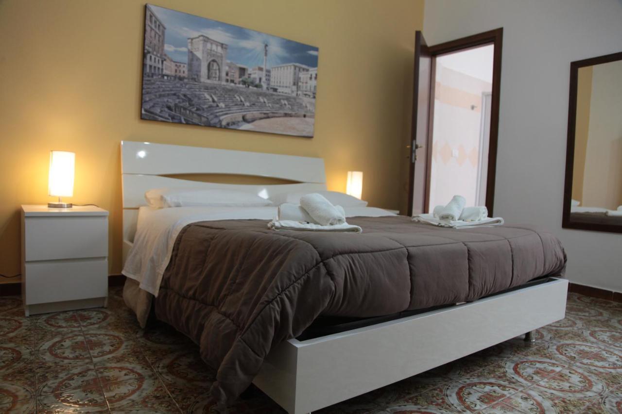 B&B Amelie Lecce Bagian luar foto