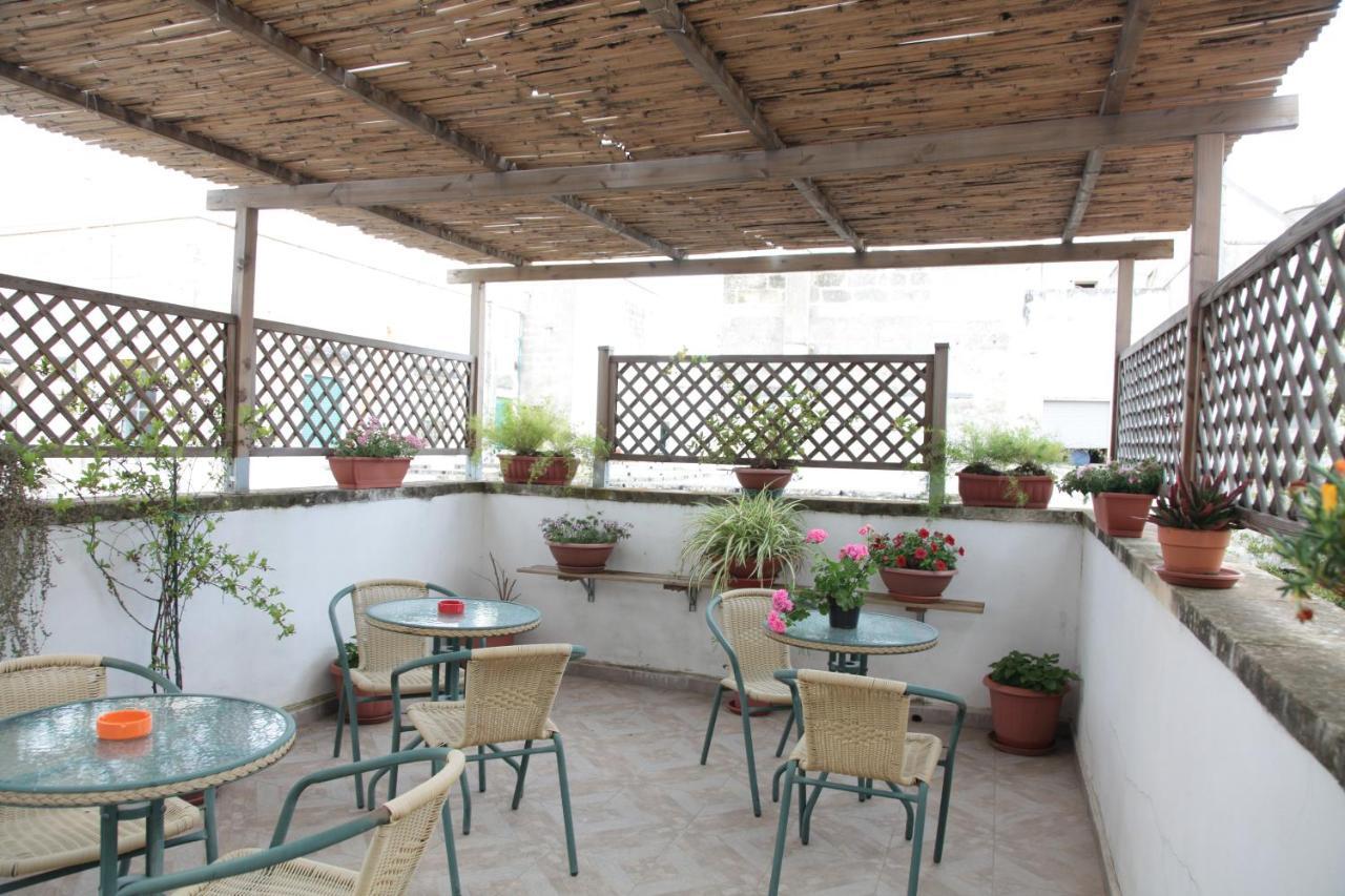 B&B Amelie Lecce Bagian luar foto