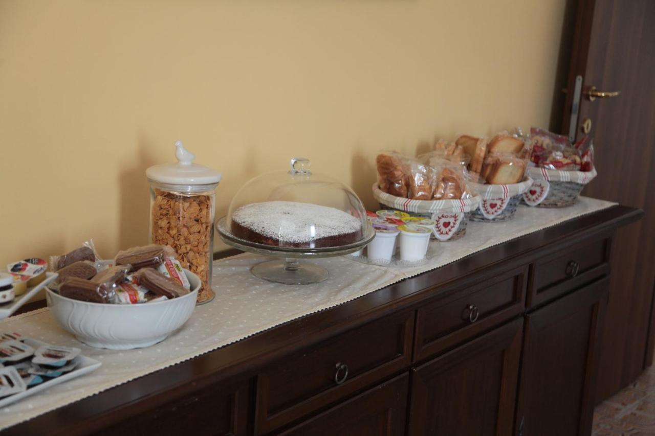 B&B Amelie Lecce Bagian luar foto